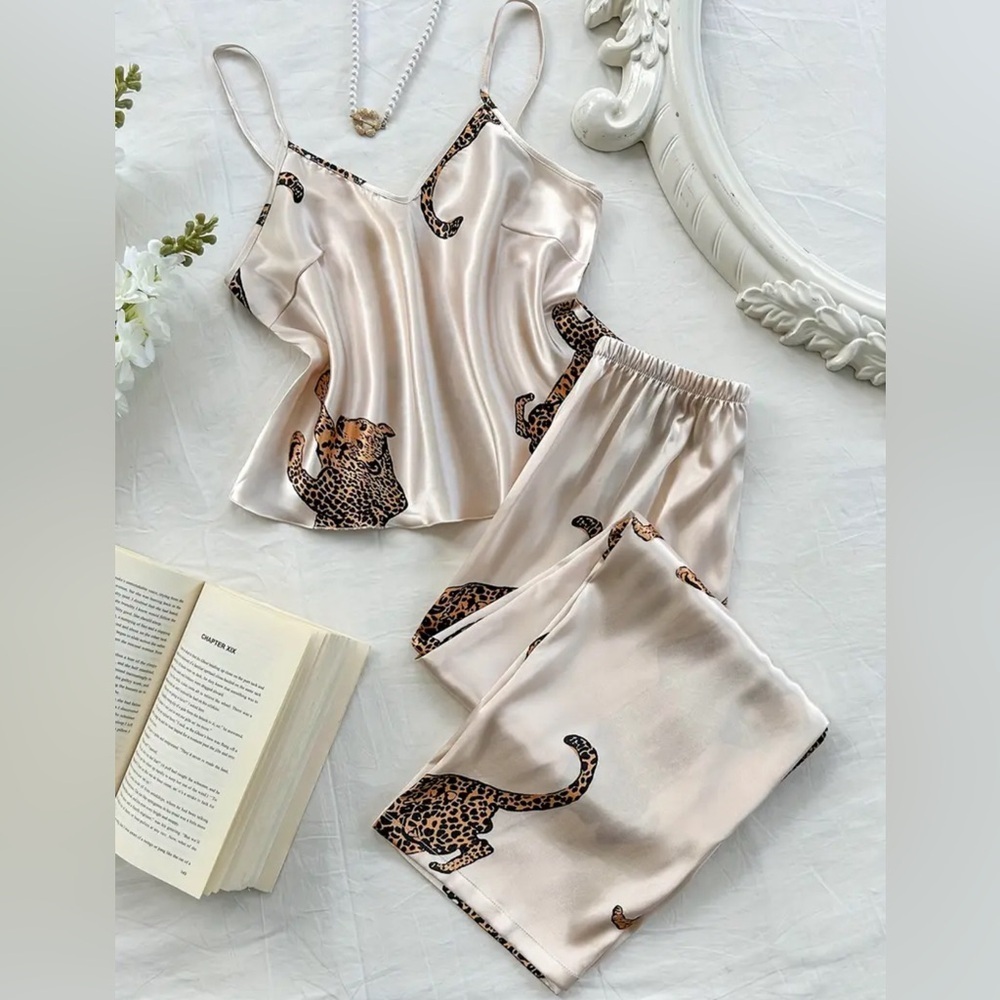 New Champagne Satin Silk-Like Pajama Set leopard Animal print SZ M ✨✨💕💕 - Picture 3 of 4